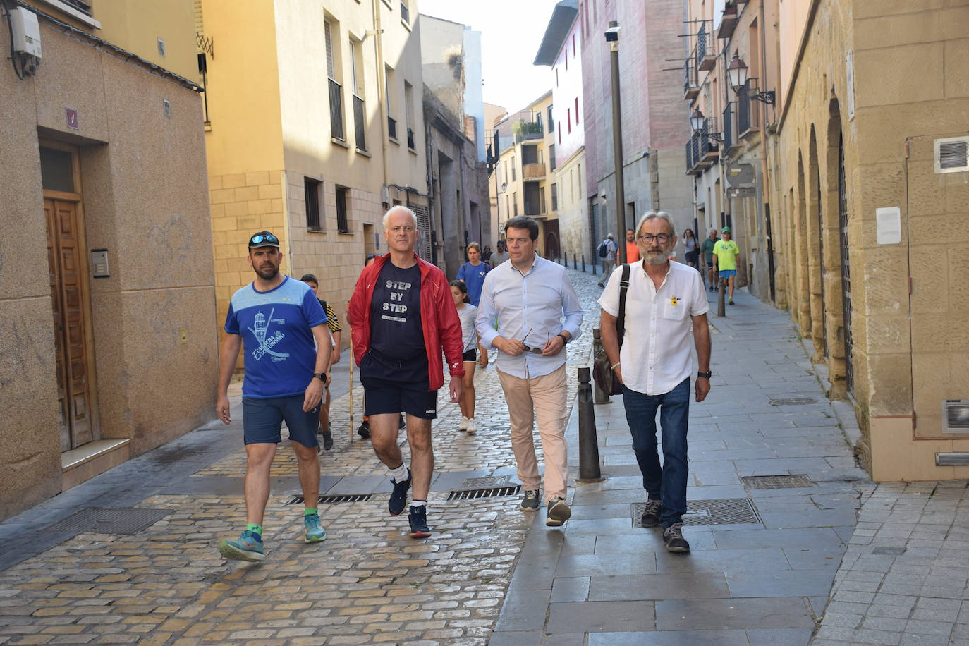 Fotos: Un recorrido simbólico y saludable por el Camino de Santiago en Logroño