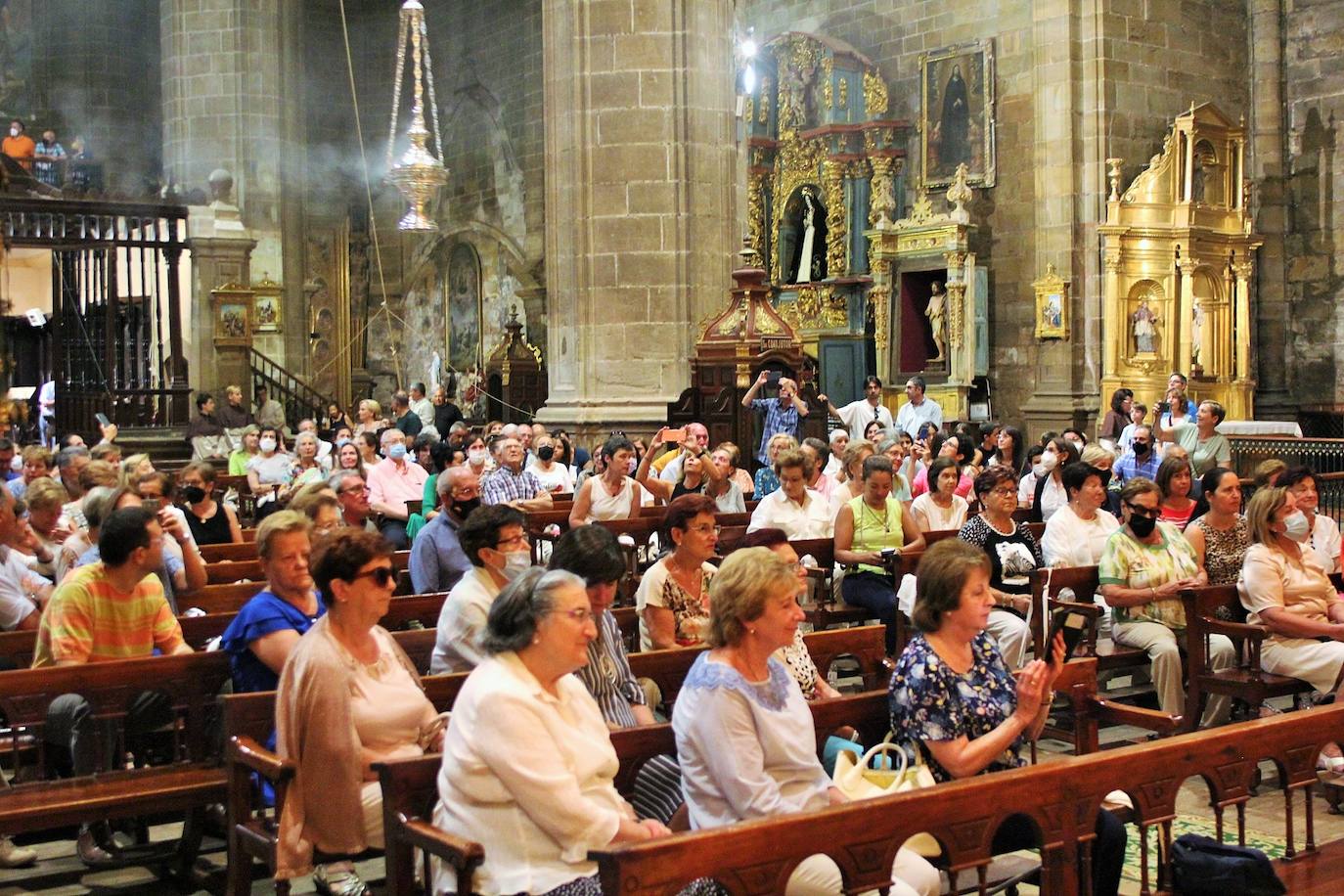 Fotos: El &#039;botafumeiro&#039; riojano vuela en Navarrete