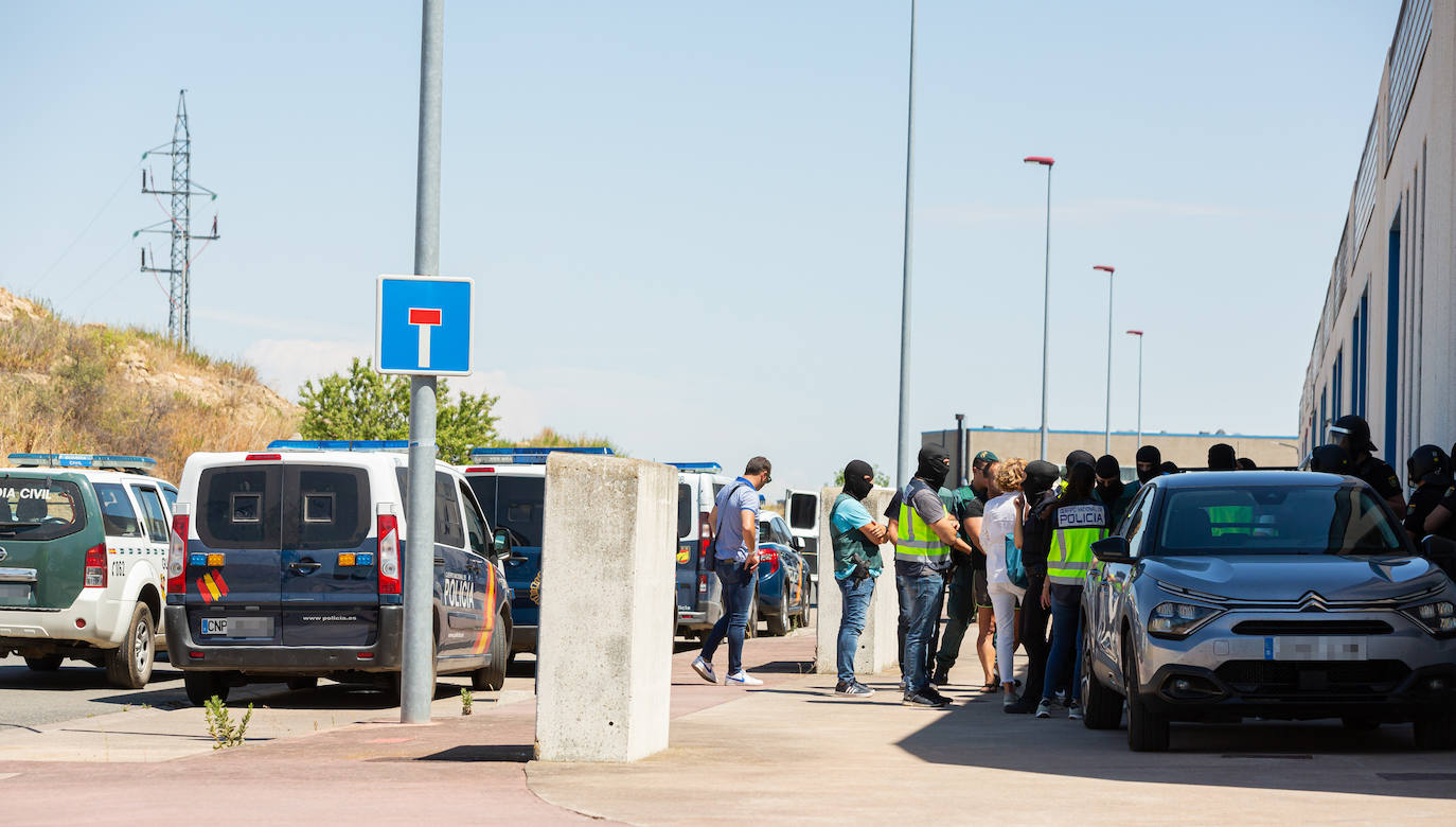 Fotos: Las imágenes de la operación policial en Lardero y Logroño