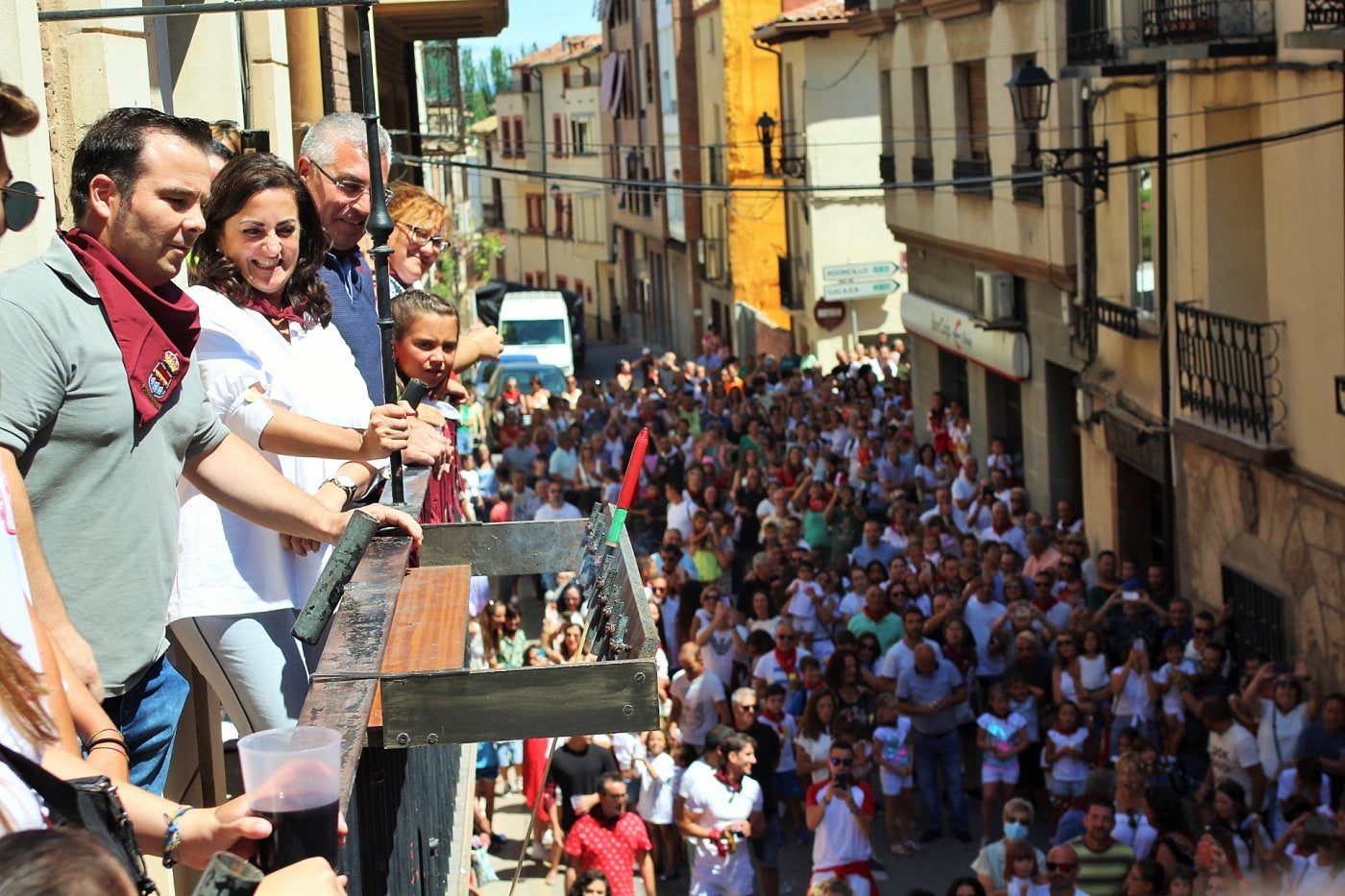 Chicote, Andreu y Lacalzada, ayer en el balcón del Ayuntamiento. 