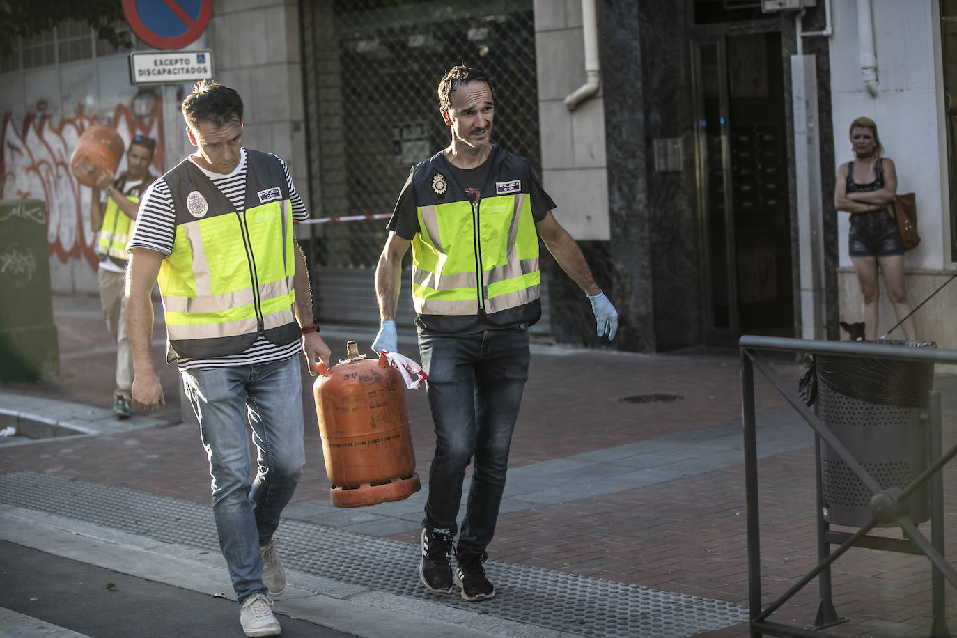 Fotos: Fallece un hombre de 40 años tras una explosión en Pérez Galdós