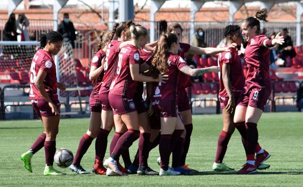 El DUX Logroño celebra uno de sus goles durante el pasado curso. 