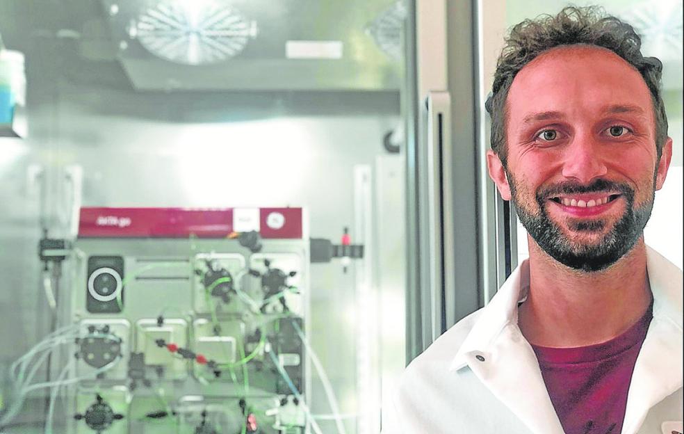 Guillermo García Marquina se ha doctorado en Química por la Universidad de La Rioja. 