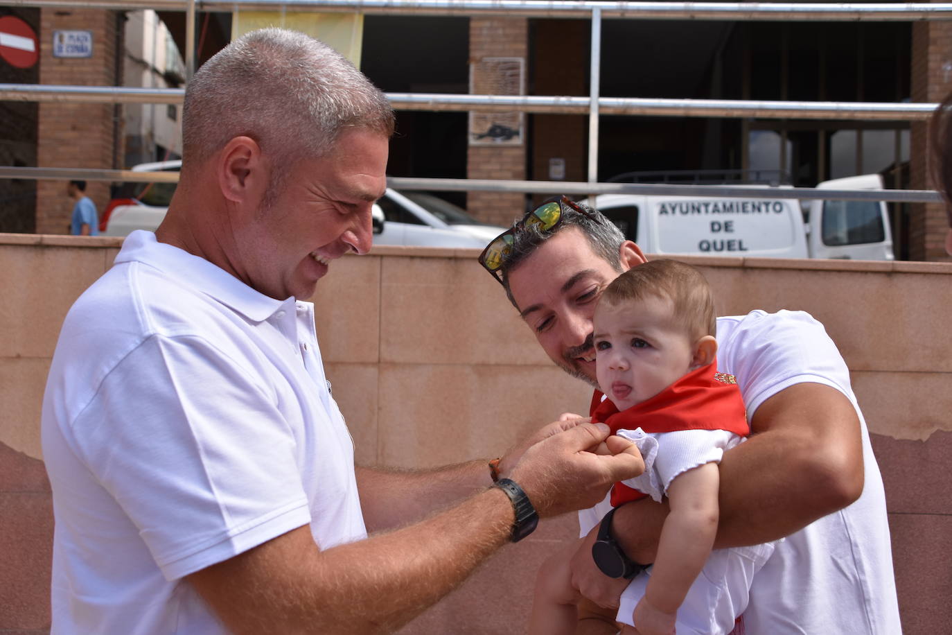 Fotos: Quel inicia las fiestas con el cohete y pañuelos para niños y mayores