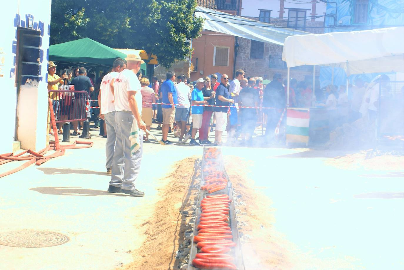 Fotos: Camprovín repartió más de 2.000 raciones de chorizo