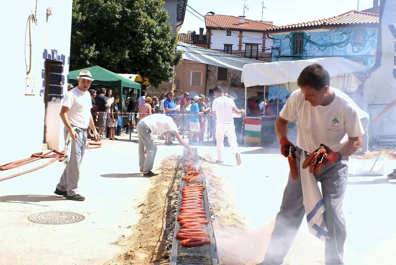 Fotos: Camprovín repartió más de 2.000 raciones de chorizo