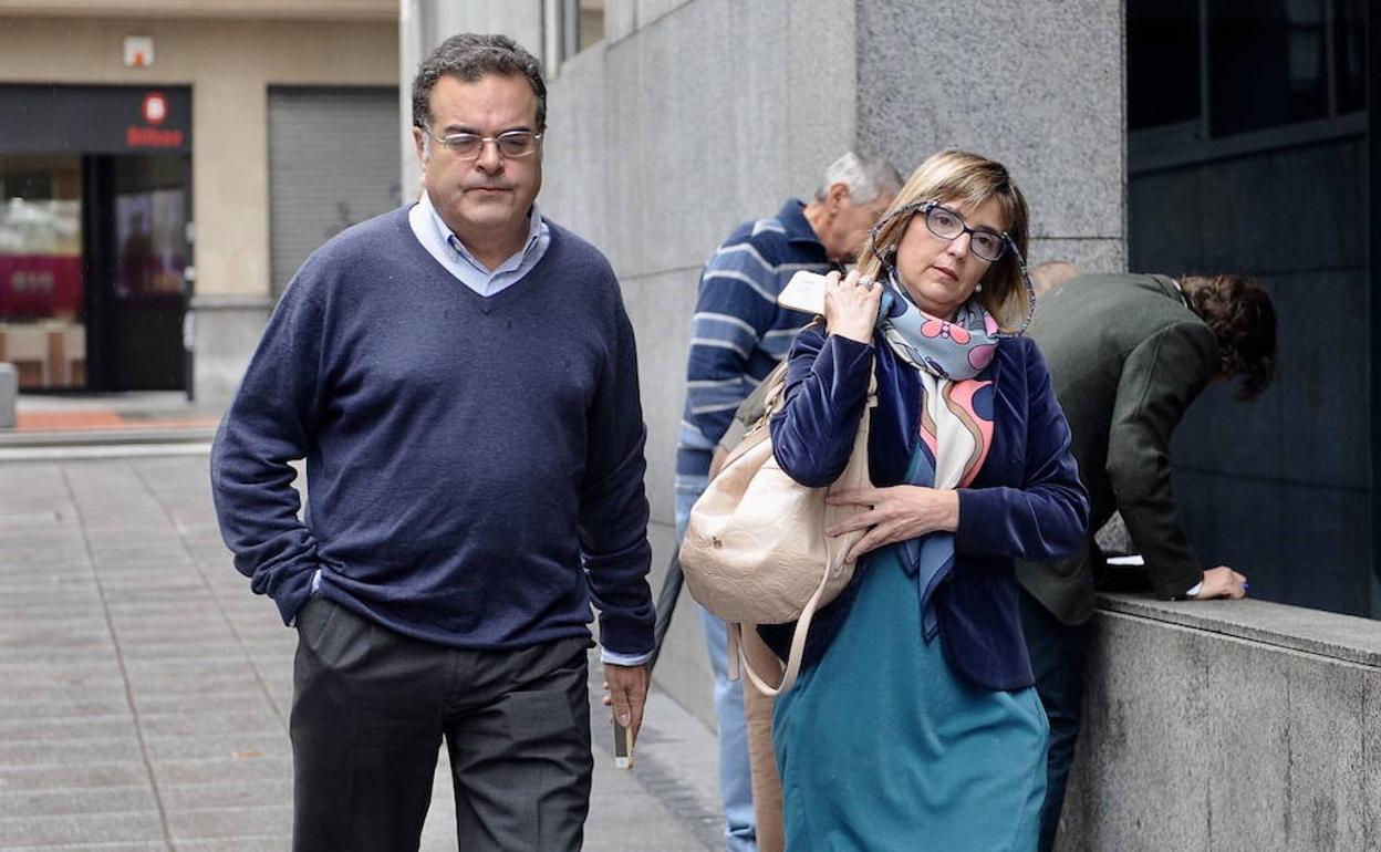 Cuatrecasas amenaza con emprender acciones legales. 