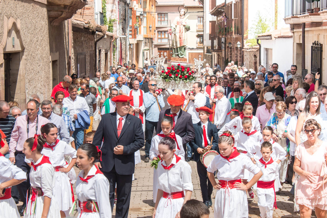 Fotos: Fiestas de Ezcaray: La romería al pico San Lorenzo, techo riojano, y la misa y procesión en la villa