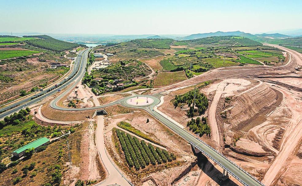 Panorámica aérea de las obras de la Ronda Sur de Logroño, a la atura del término de Navarrete. 