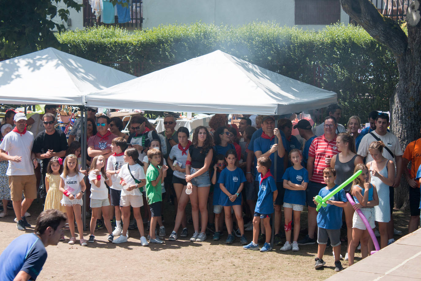 Fotos: Cuarenta cuadrillas en el Concurso de Calderetas de Ezcaray