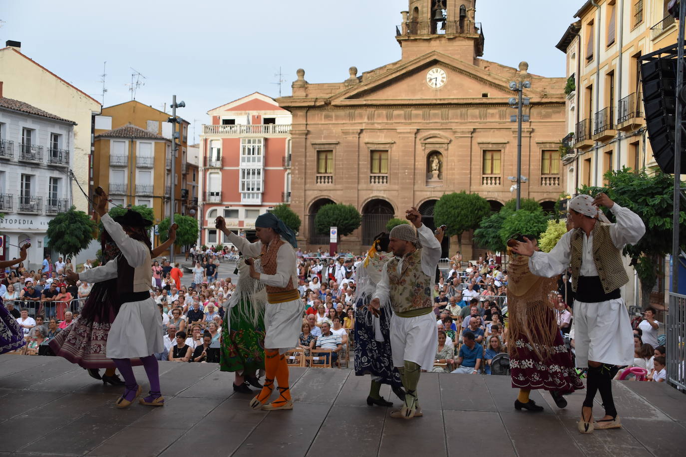 Fotos: Calahorra acogió el XXXII Festival Internacional de Danzas