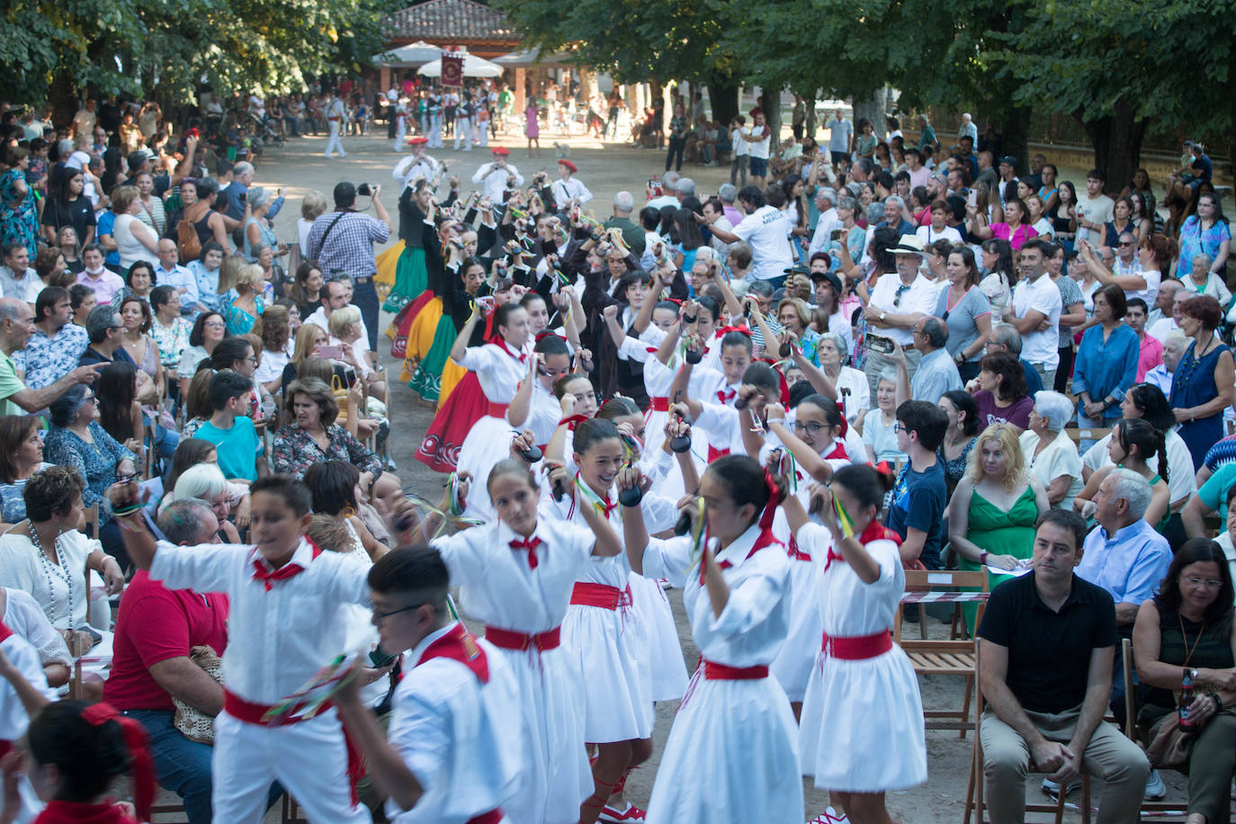 Fotos: Ezcaray despide sus fiestas con mucho ritmo