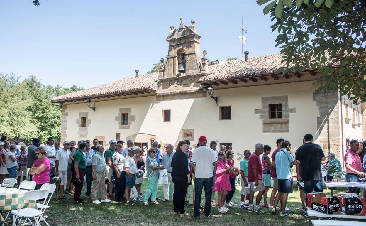 En el año 2019 los caparrones se repartieron en Carrasquedo. 