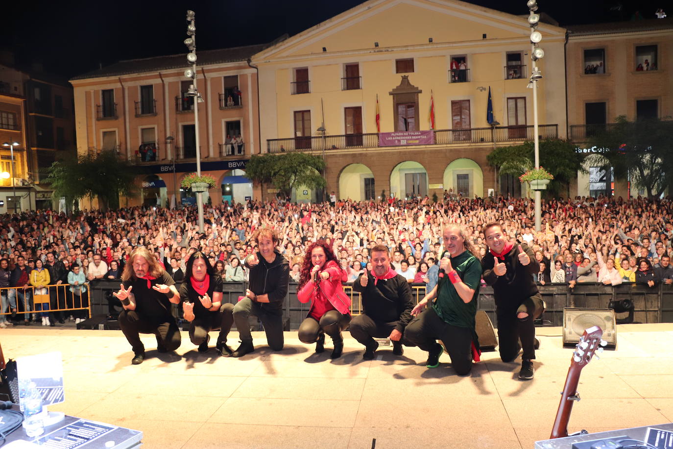 Fotos: Concierto multitudinario de Camela en Alfaro