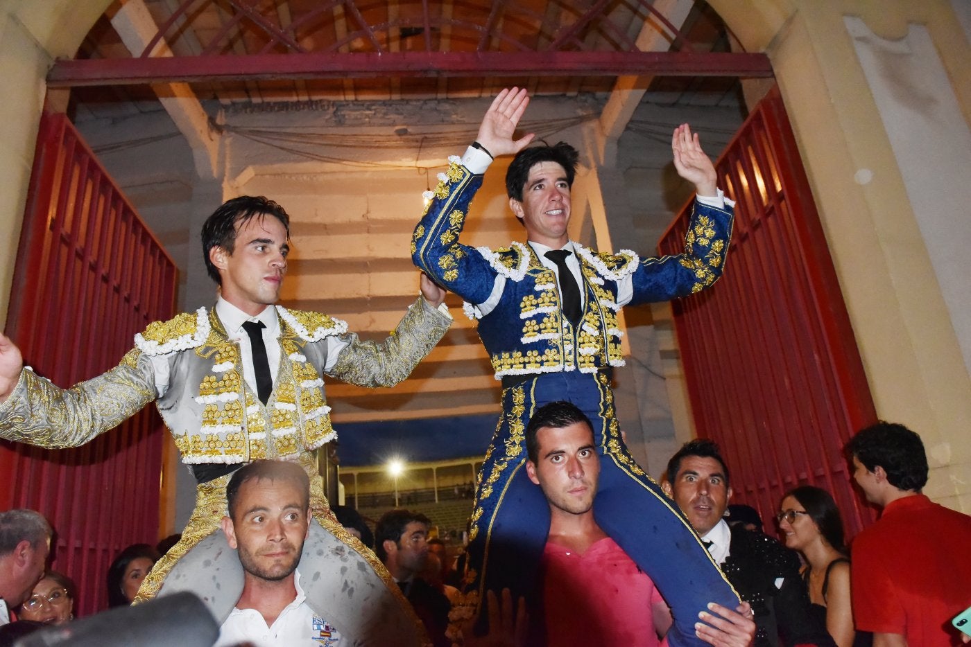 Caballero y Esaú cortan cinco orejas entre ambos y salieron a hombros del coso calagurritano.