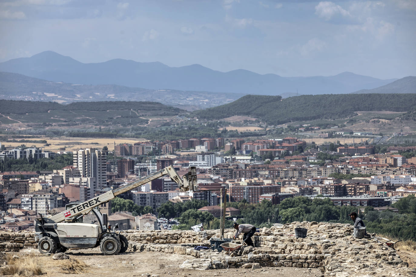 Fotos: El yacimiento del monte Cantabria muestra nuevas partes