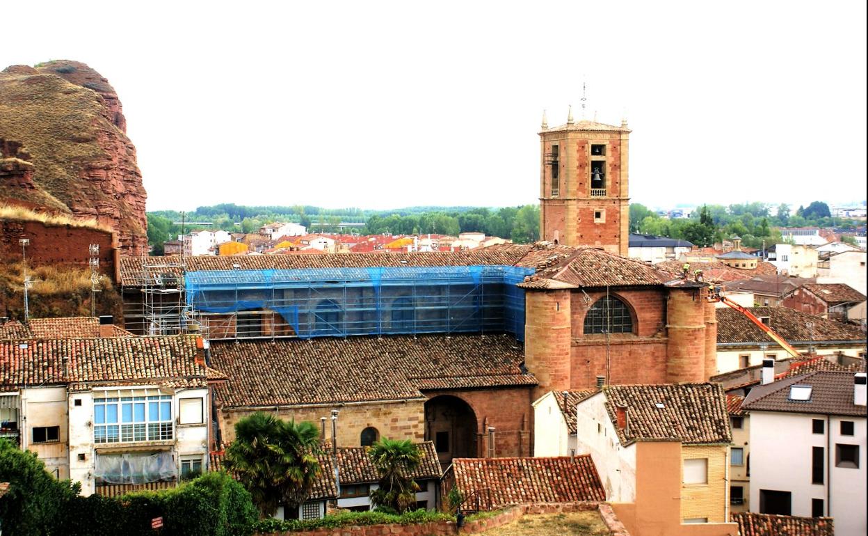 Los trabajos consisten en la eliminación de filtraciones de humedad en la cubierta del monasterio najerino, entre otras actuaciones. 