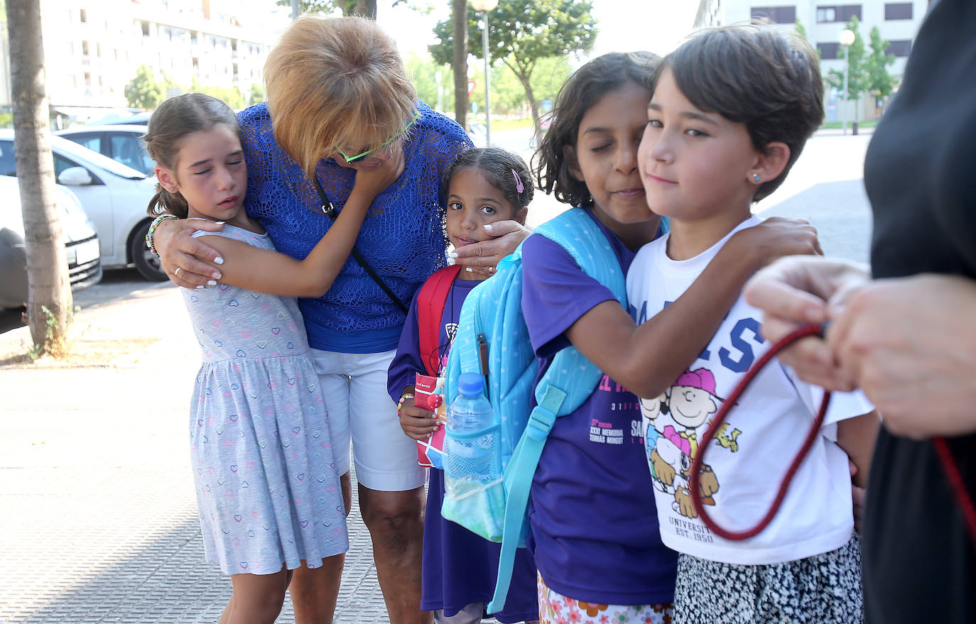 Fotos: Los niños saharauis se despiden de sus familias riojanas