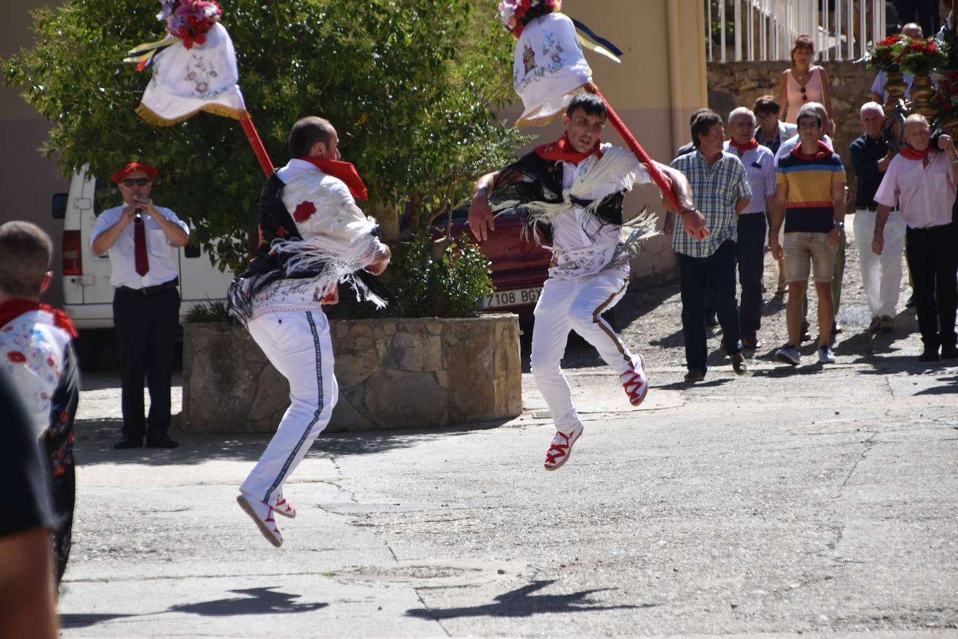 Fotos: San Gil recorre las calles de Cervera al son de las &#039;pulgaretas&#039;