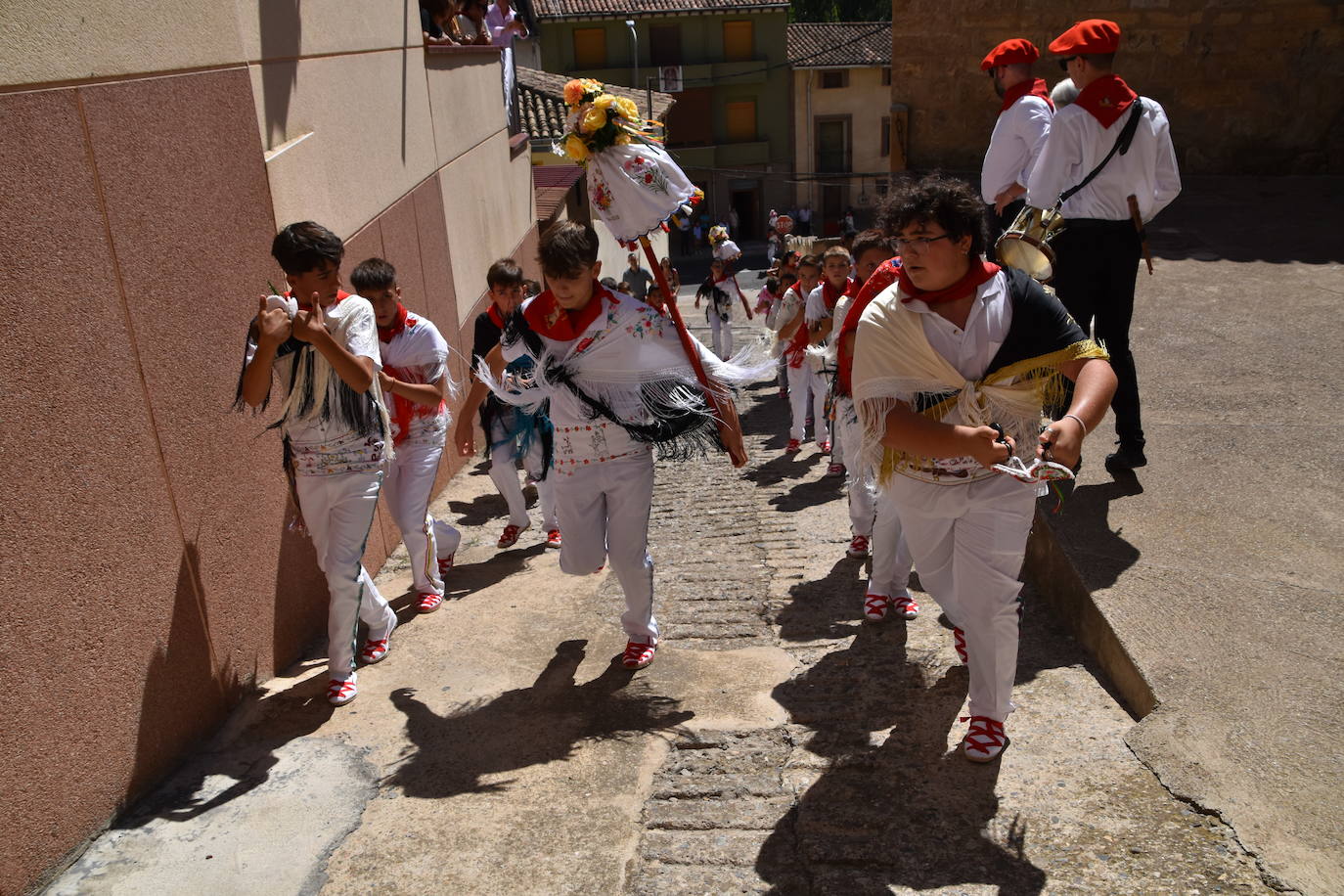 Fotos: San Gil recorre las calles de Cervera al son de las &#039;pulgaretas&#039;