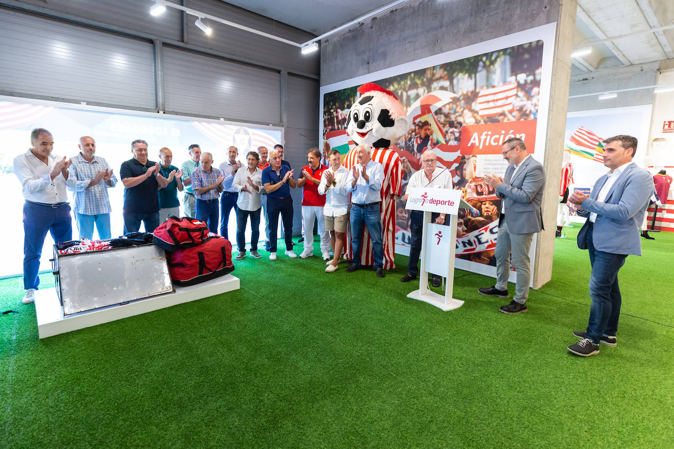 Fotos: Las Gaunas acoge una muestra dedicada al Logroñés