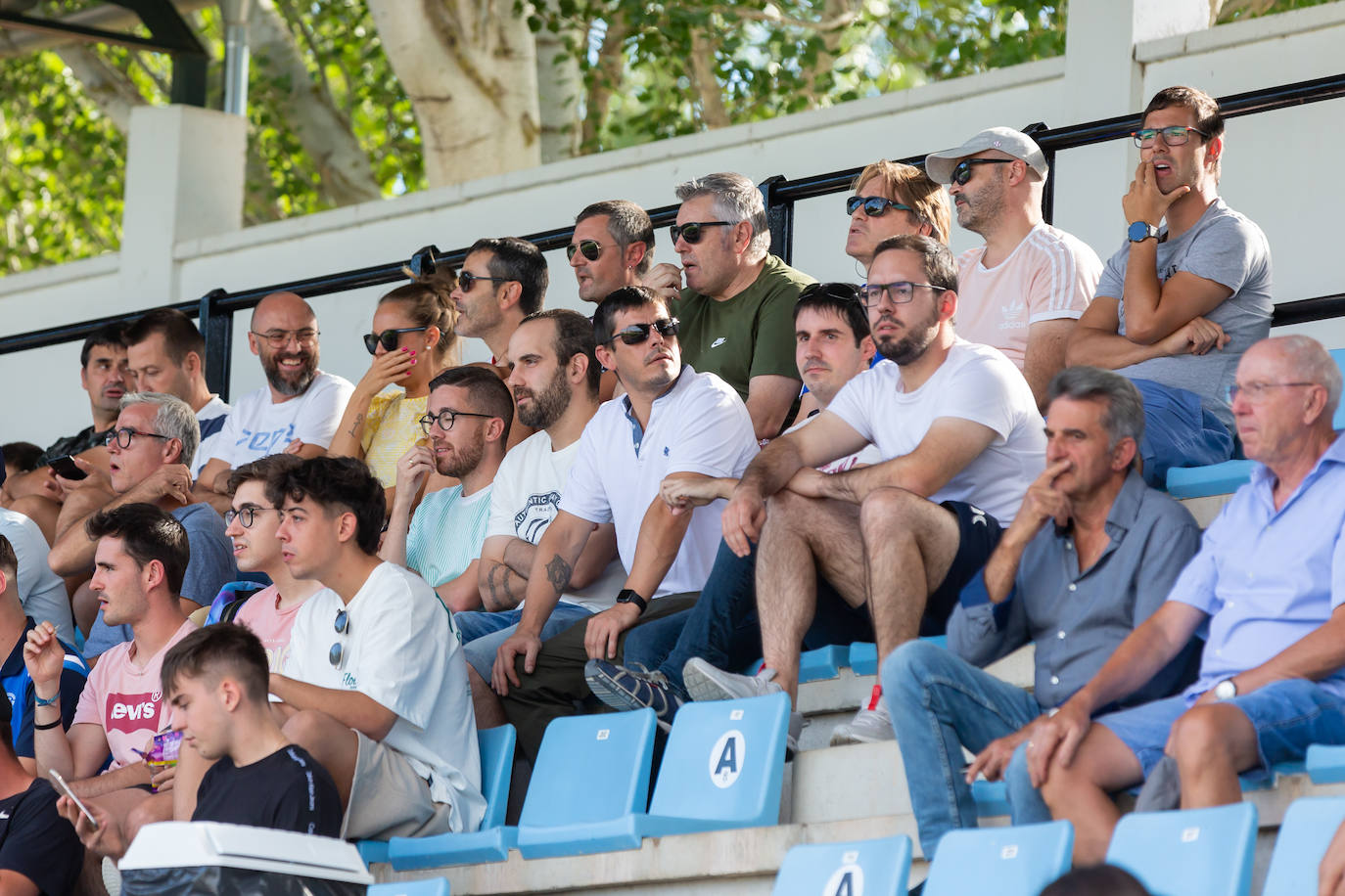 Fotos: Dulce estreno del Arnedo en Segunda RFEF