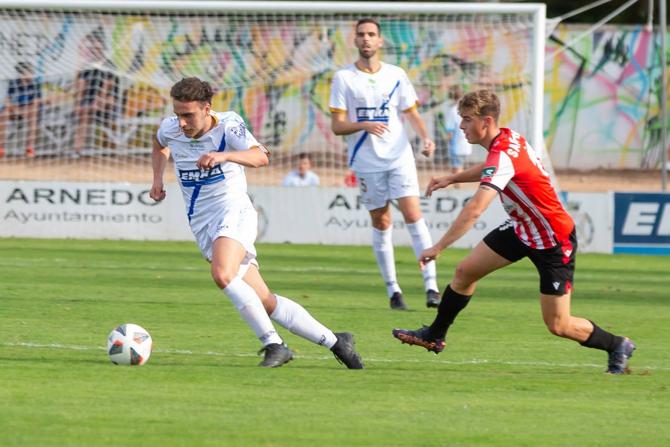 Fotos: Dulce estreno del Arnedo en Segunda RFEF