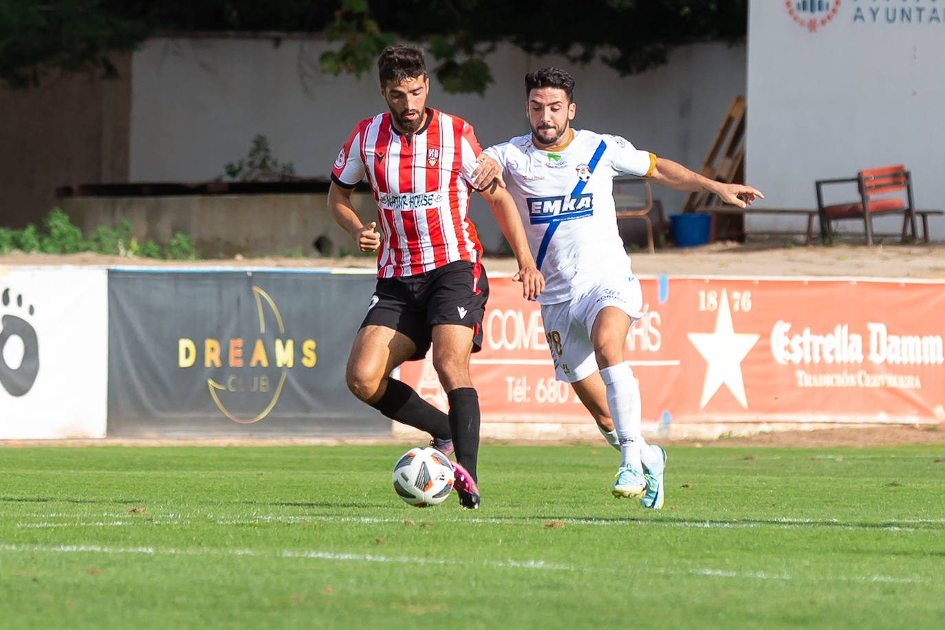 Fotos: Dulce estreno del Arnedo en Segunda RFEF