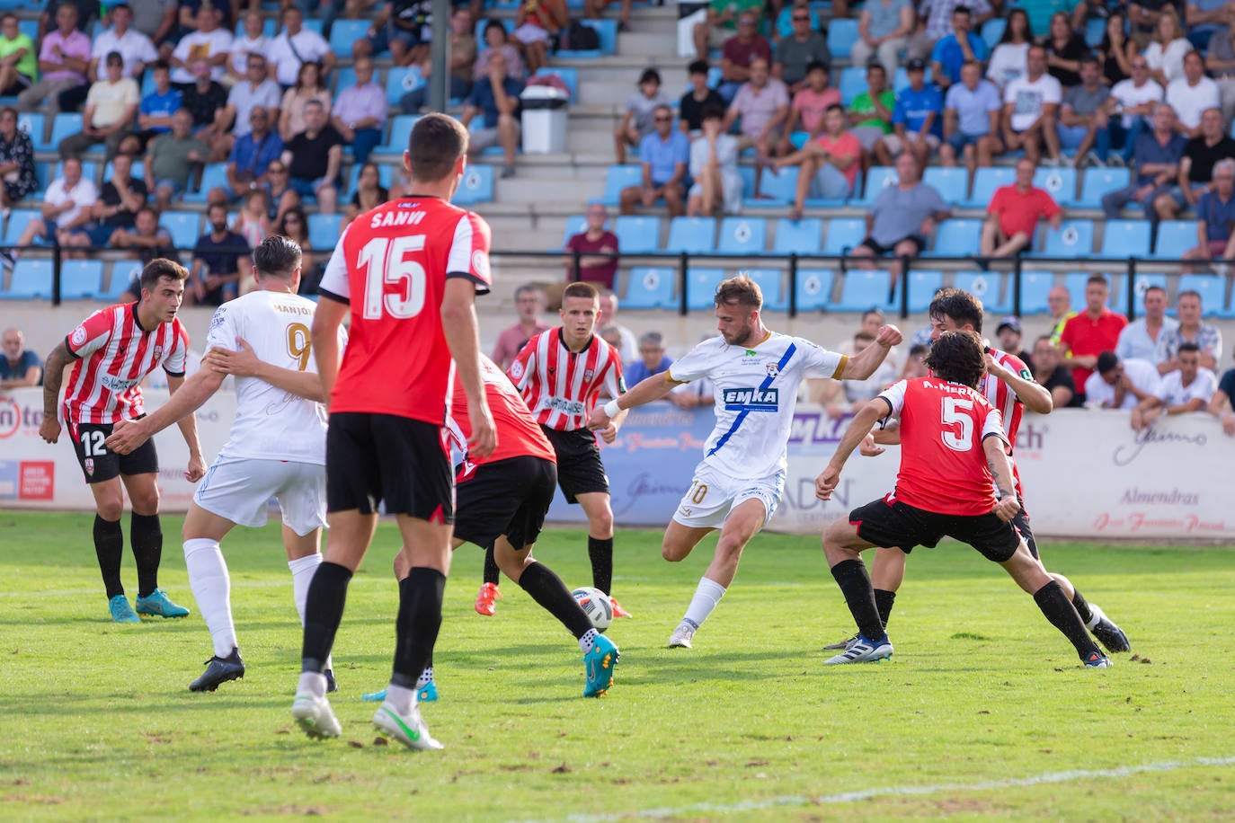 Fotos: Dulce estreno del Arnedo en Segunda RFEF