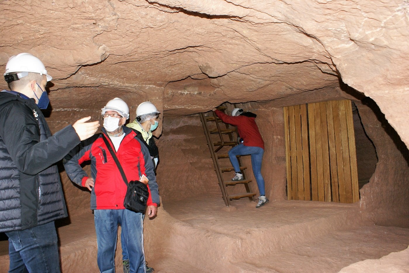 Imagen del estreno de las visitas guiadas a las cuevas, en diciembre de 2021. 