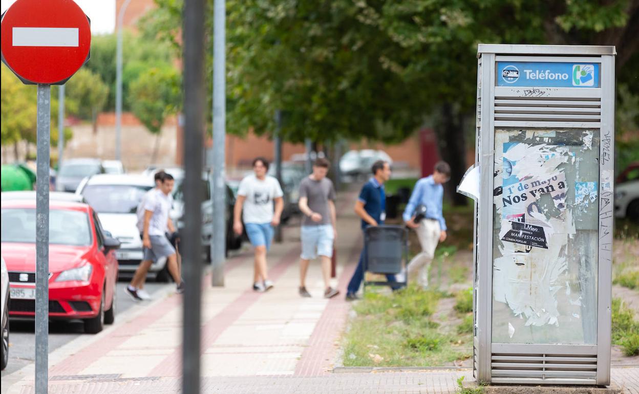 Una cabina en el campus de la Universidad de La Rioja. 