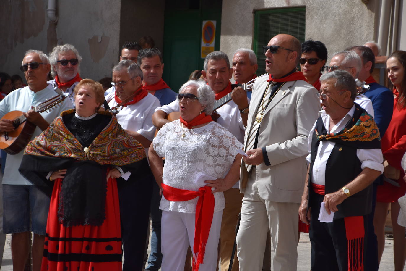 Fotos: Día de San Adrián y Santa Natalia con el tradicional pisado de uvas en Autol