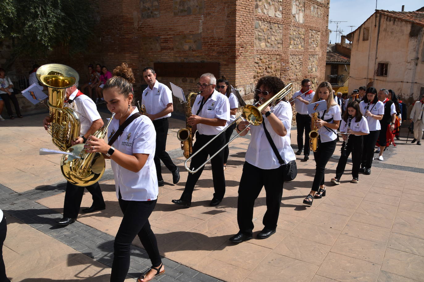 Fotos: Día de San Adrián y Santa Natalia con el tradicional pisado de uvas en Autol