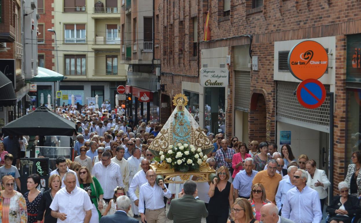 Fiestas en La Rioja: Los arnedanos acompañan a su patrona