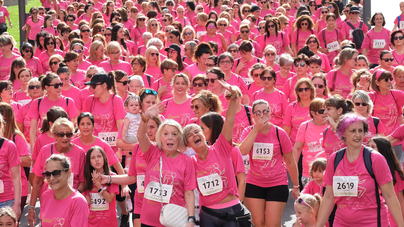 Fotos: Marea rosa contra el cáncer en Logroño