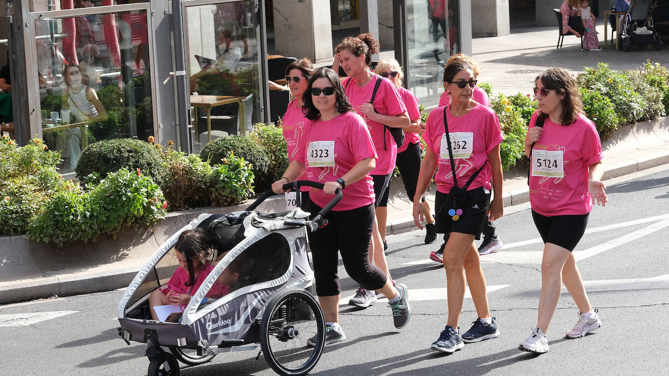 Fotos: Marea rosa contra el cáncer en Logroño