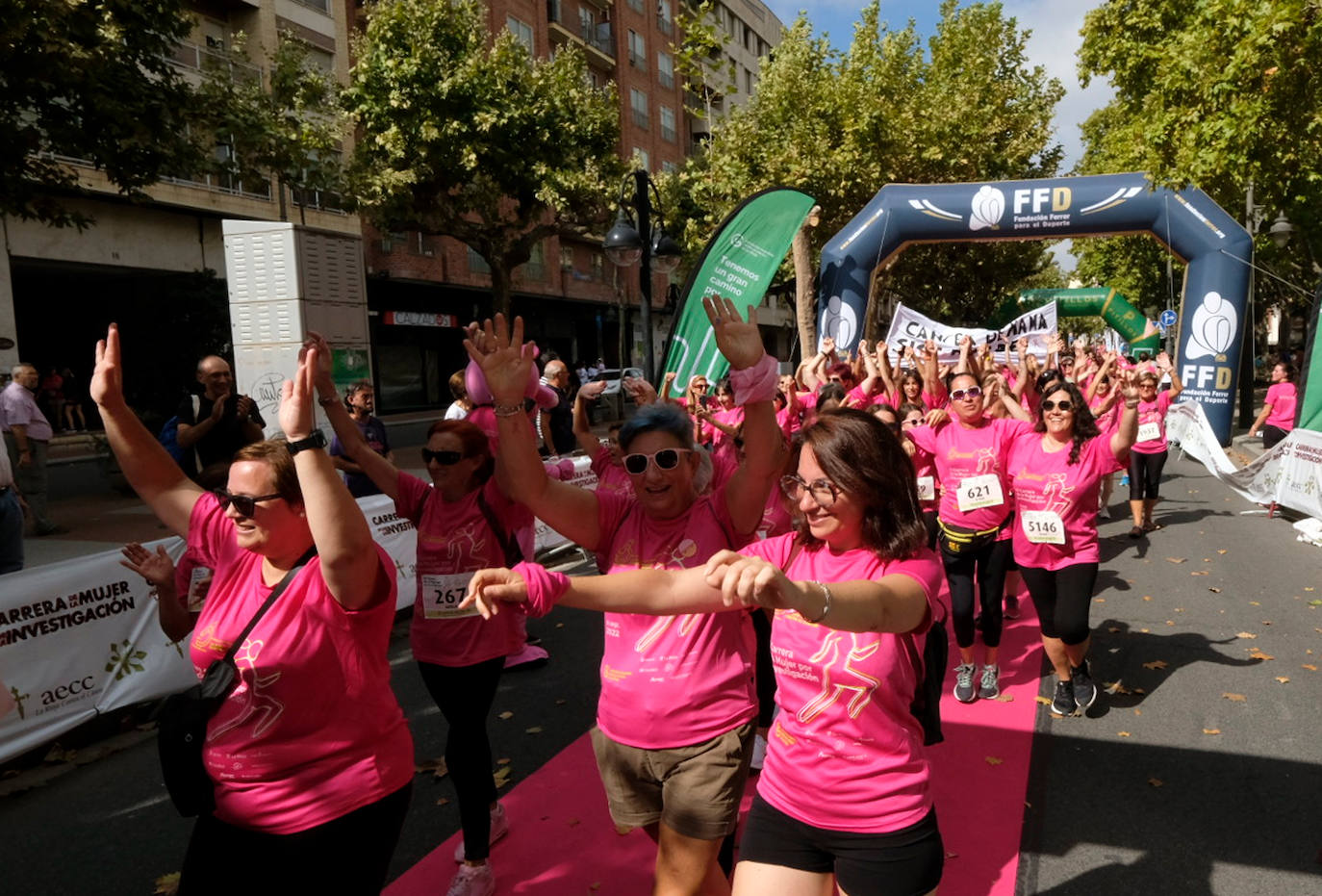 Fotos: Carrera de la Mujer en Logroño: preparación, ánimos y en la línea de salida