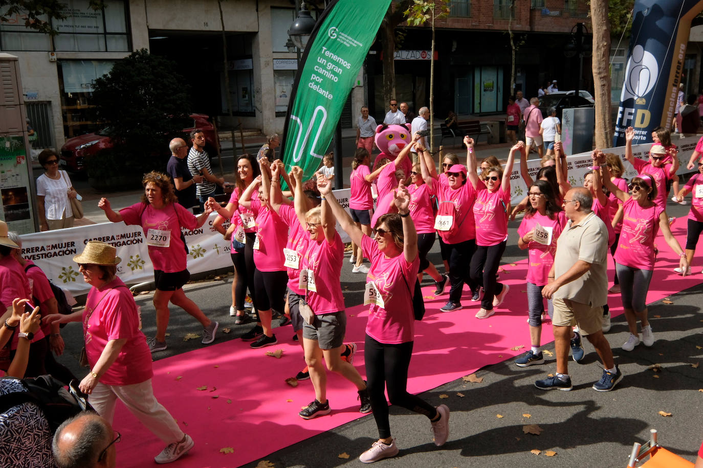 Fotos: Carrera de la Mujer en Logroño: preparación, ánimos y en la línea de salida