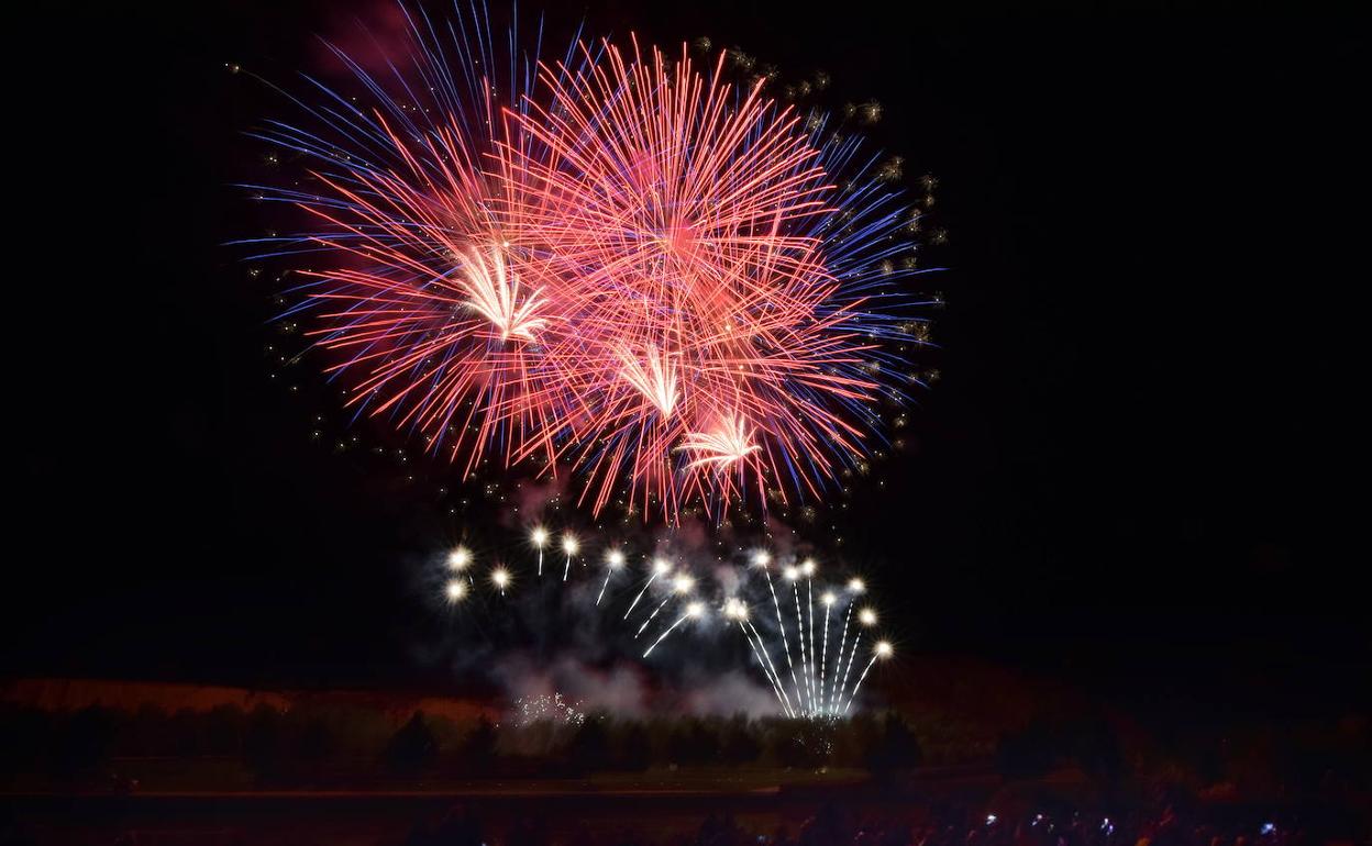 Arnedo recupera los fuegos artificiales en su primera noche