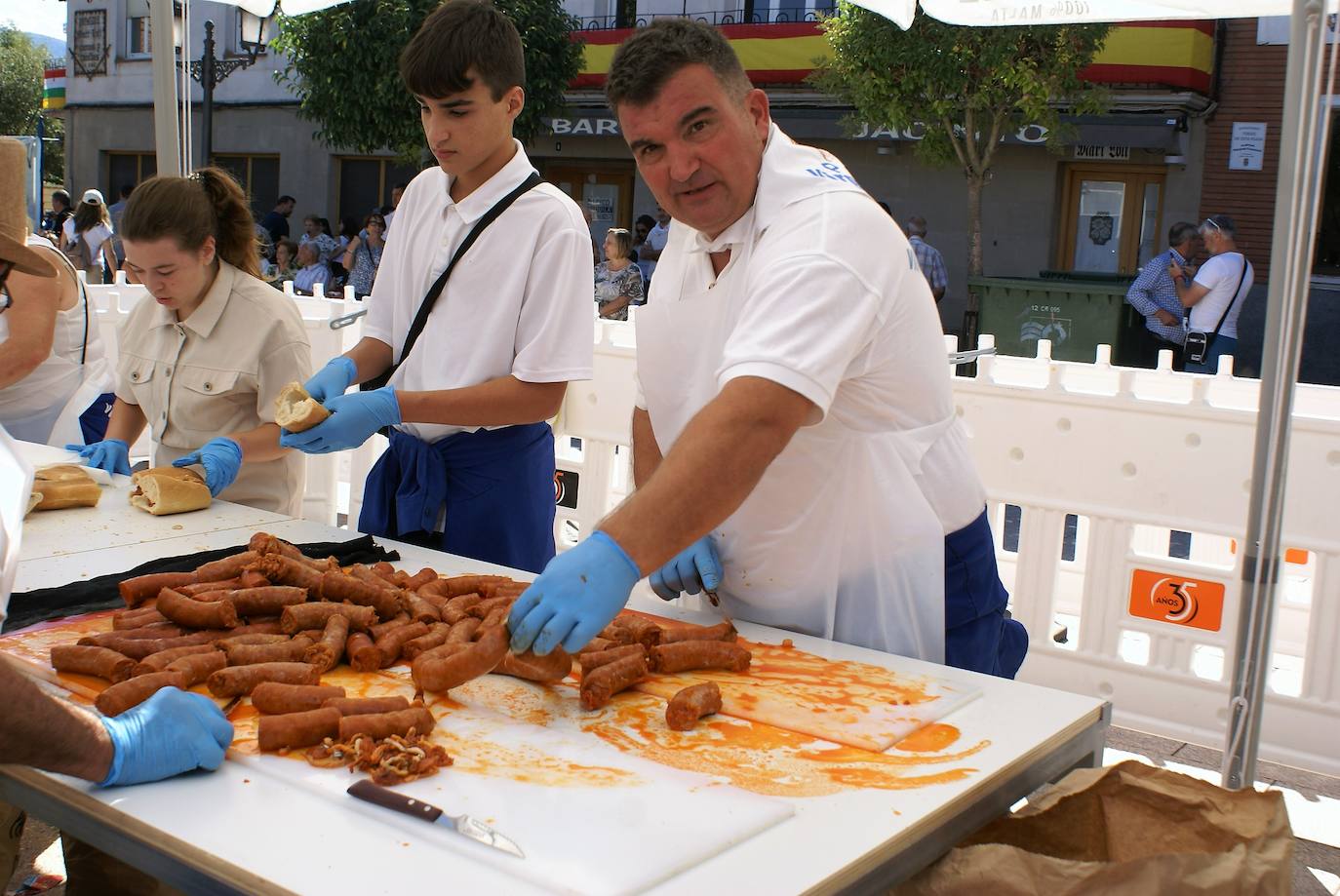 Fotos: Éxito de público en el festival del chorizo de Baños