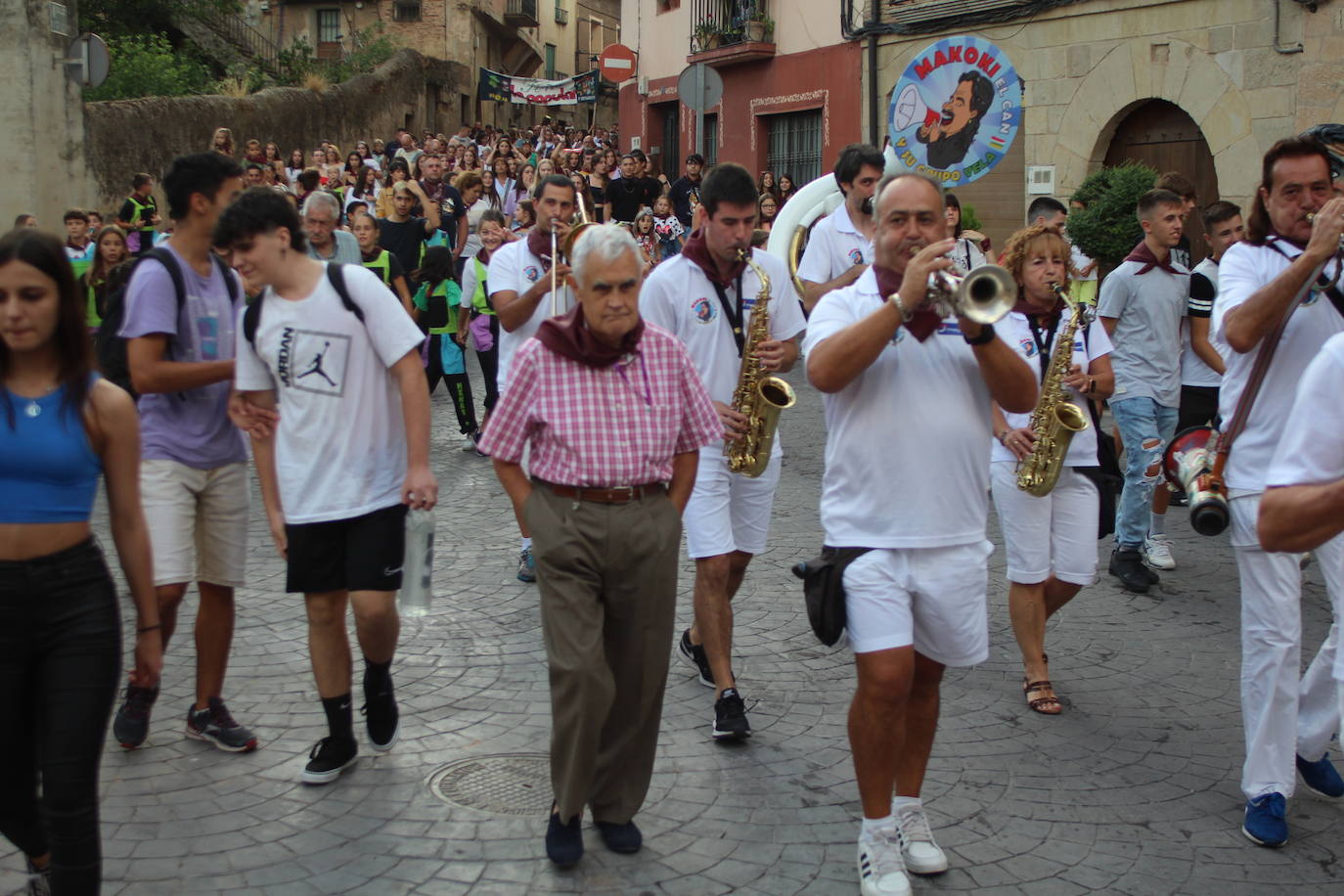 Fotos: Música y cohete de las fiestas de la Cruz de Fuenmayor