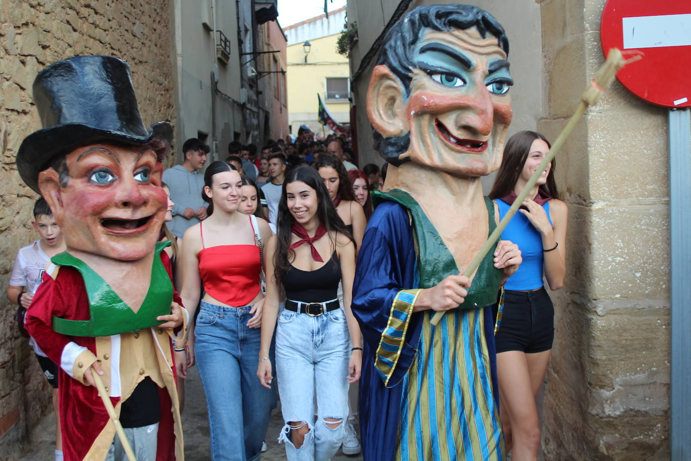 Fotos: Música y cohete de las fiestas de la Cruz de Fuenmayor