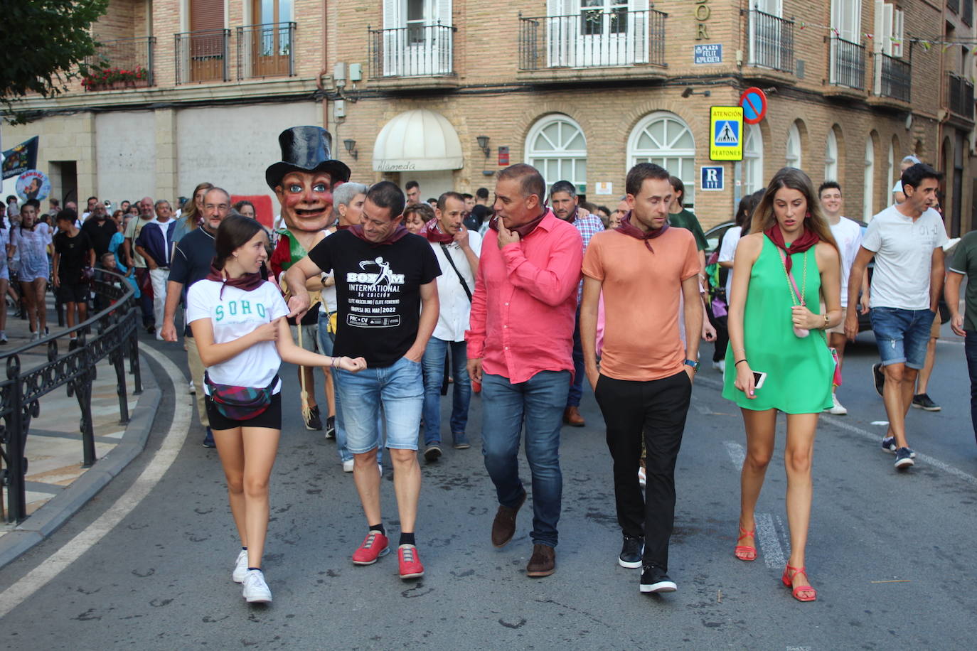 Fotos: Música y cohete de las fiestas de la Cruz de Fuenmayor