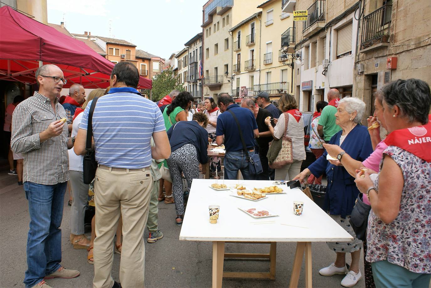 Fotos: Con el cohete arrancan las fiestas de Nájera