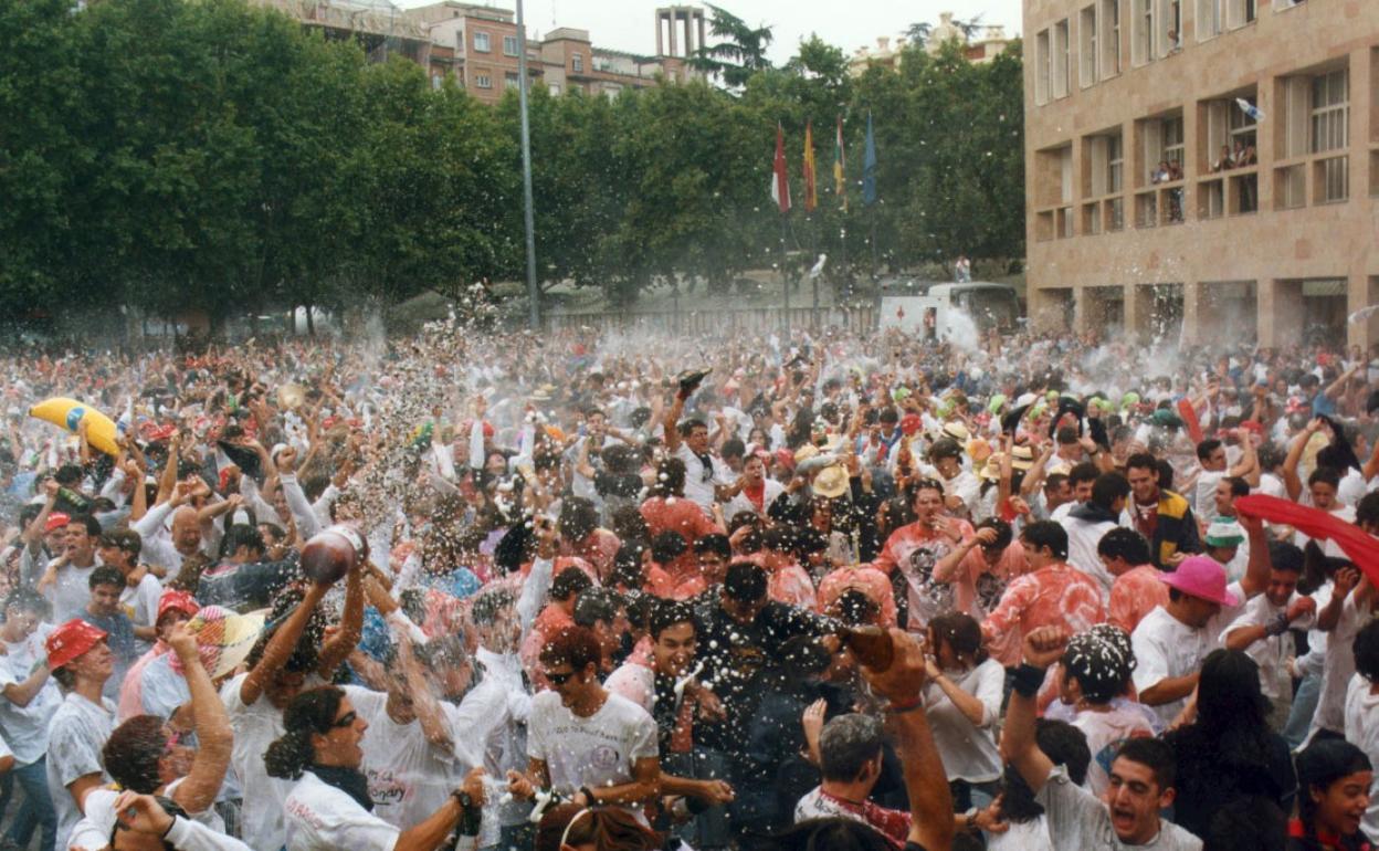 Chupinazo de las fiestas de San Mateo de Logroño en 1998. 