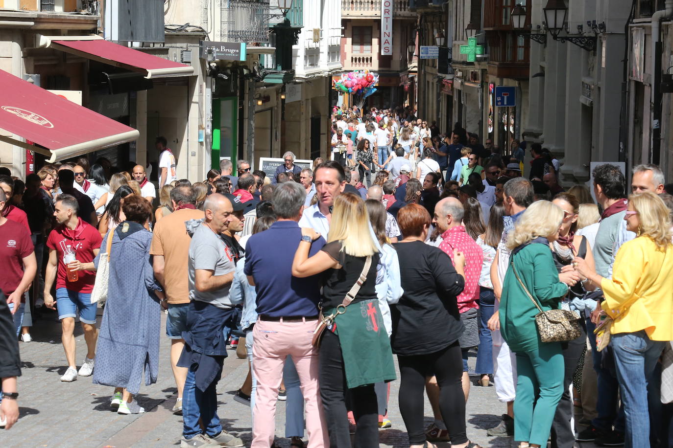 Fotos: Primer vermú de San Mateo en Laurel y San Juan y paella en la plaza del Mercado