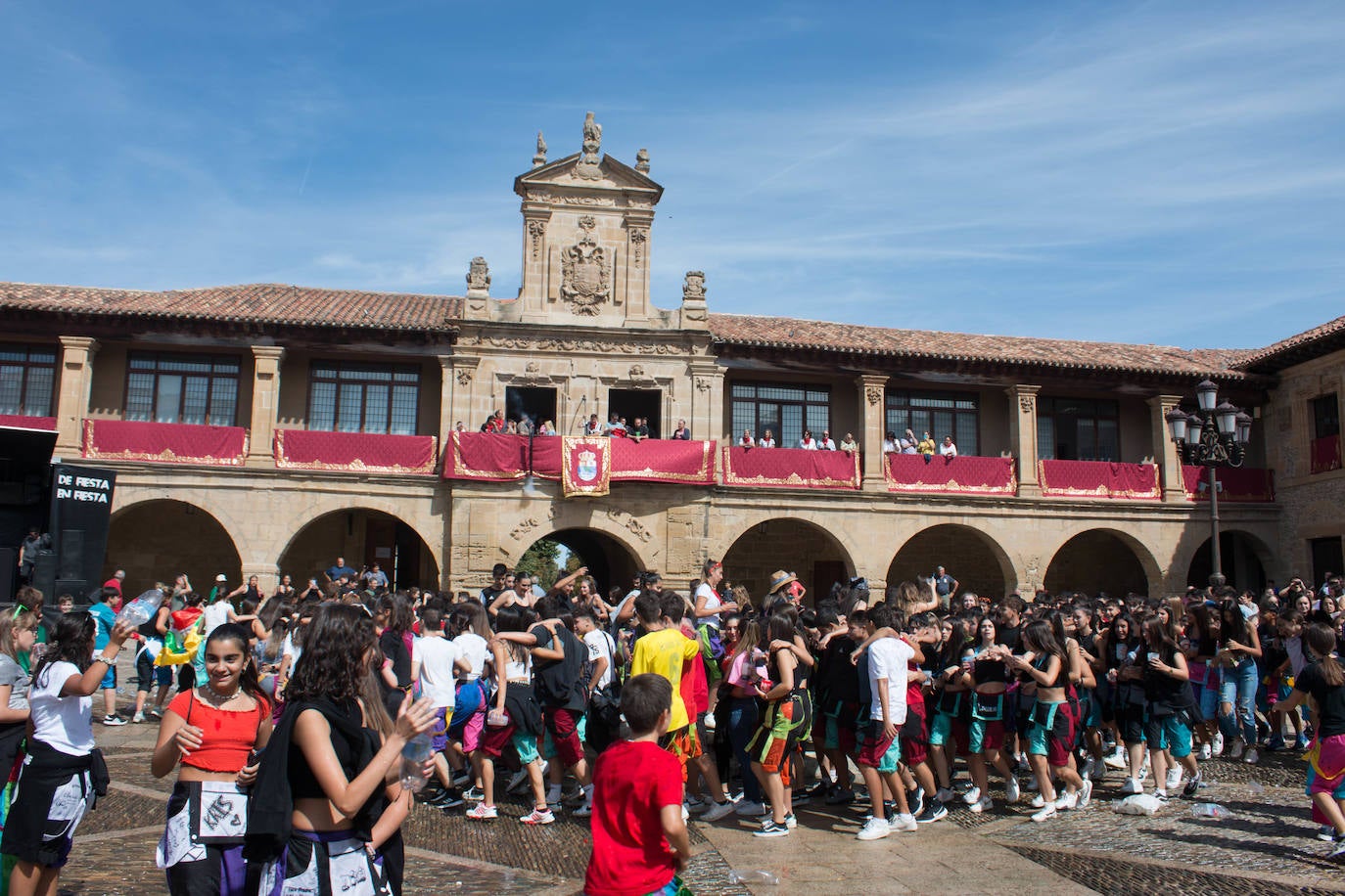 Fotos: El cohete abre las fiestas de Gracias y de San Jerónimo Hermosilla en Santo Domingo