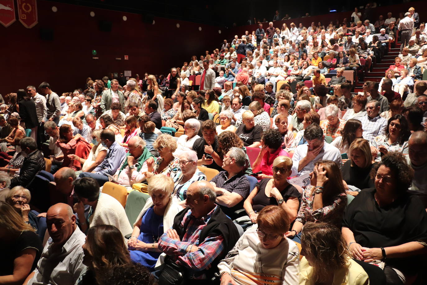 Fotos: Lleno en la representación teatral de la vida de los santos de Arnedo