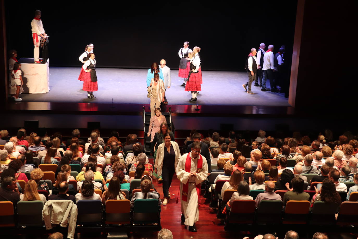 Fotos: Lleno en la representación teatral de la vida de los santos de Arnedo