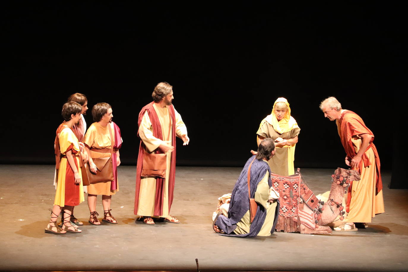 Fotos: Lleno en la representación teatral de la vida de los santos de Arnedo